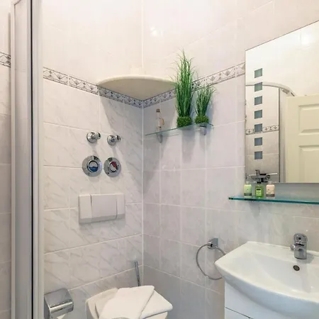 Villa Agnes Nur 20m Zum *